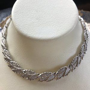 Trifari  16 inch silver necklace  vintage